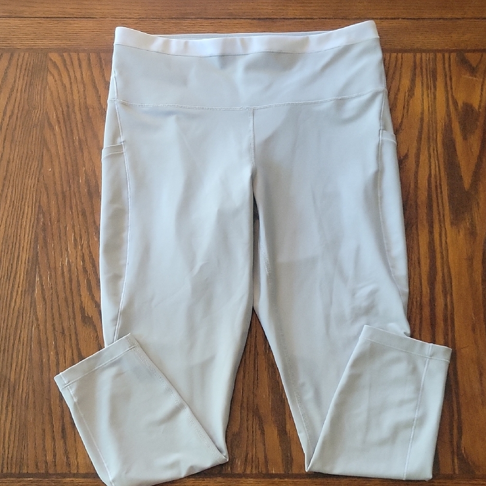 Athleta Cream 7/8 Leggings